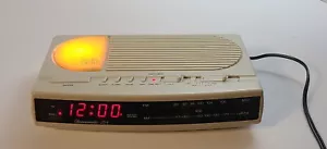 Vintage Realistic Chromomatic 264 AM/FM Clock Radio Night Light - Picture 1 of 8