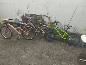 Drei Kinderfahrräder - Bild 1 von 5