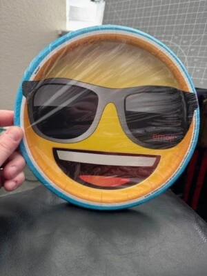 Unique Cool Emoji 8ct. 8-5/8" Paper Dinner Plates Party Supply Tableware New!!! - Image 1 of 2