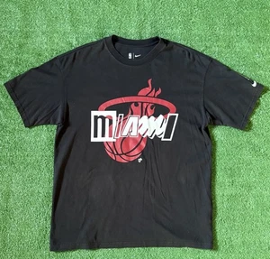 Nike Miami Heat Shirt Herren Medium schwarz rot lockere Passform City Edition Swoosh neu mit Etikett - Bild 1 von 8