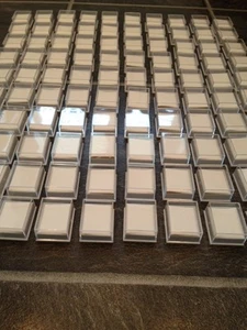 GROSSHANDEL RESTPOSTEN 25 DURCHSICHTIGE BOXEN VERPACKUNGSZUBEHÖR FÜR KÖRPERSCHMUCK, OHRRINGE - Bild 1 von 3