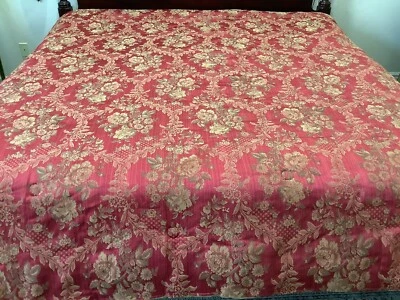 Croscill Red Floral Reversible Queen Comforter - Изображение 1 из 4