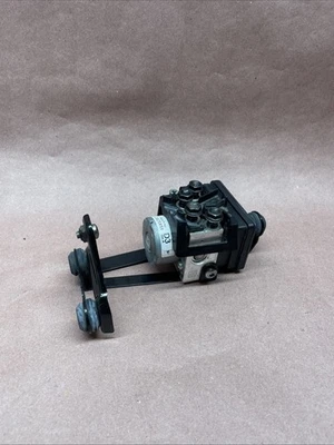 Bomba abs Triumph Street Triple RS 2018 fabricante de equipos originales Foto 1 de 4