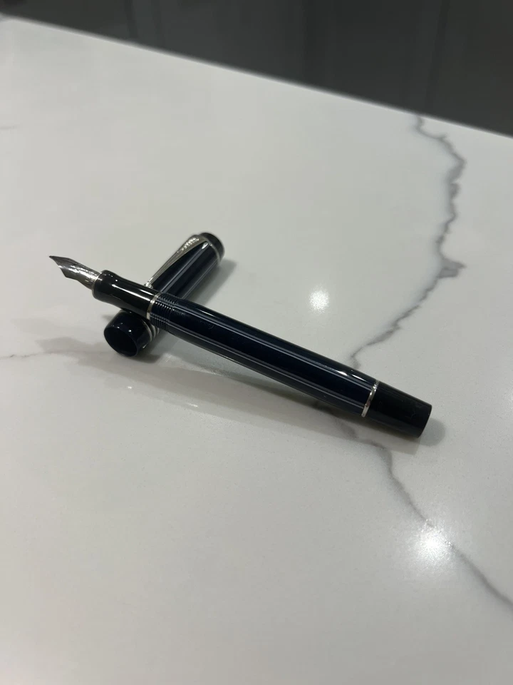 Parker Duofold International Blue Pinstriped  fountain pen , 18k Gold Italic Nib - Image 1 of 4