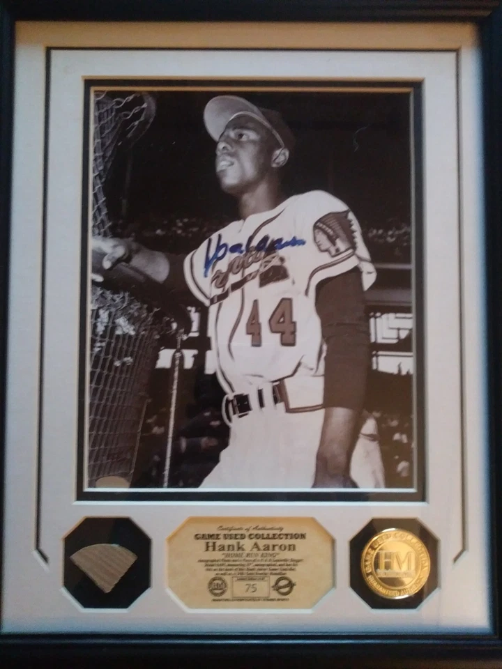 Foto autografiada numerada enmarcada Hank Aaron Highland como nueva chip de murciélago, moneda y certificado de autenticidad Foto 1 de 1