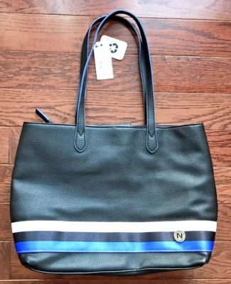 Bolso de Mano Nautica "Tow the Line" Nuevo con Etiquetas - Negro con Rayas Azul, Negro Blanco Precio de venta sugerido por el fabricante $99 Foto 1 de 4