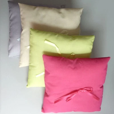 Cuscinetto per Fedi 18x18cm Con Fiocco Satin Selbergestalten DIY Moderno Colori - Immagine 1 di 4