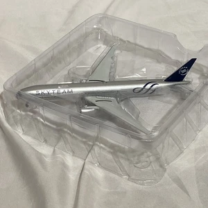 Apollo Air France Sky Team 777-238ER F-GZNE escala 1:400 - Imagen 1 de 15