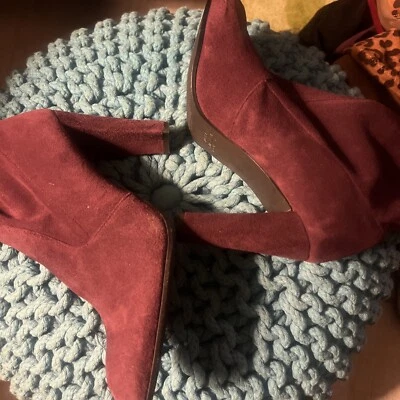 NUEVAS Botas Stuart Weitzman Hasta la Rodilla Borgoña Gamuza EE. UU. 9B con Elástico Foto 1 de 4