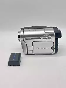 Sony Video Hi8 Video Camera Recorder CCD-TRV138 with battery - Picture 1 of 9