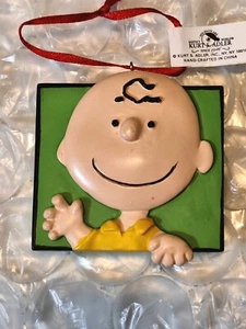 Charlie Brown und Lucy Porträts in gemalten Gipsreliefs. - Bild 1 von 4