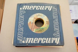 10 CC "HOT TO TROT / THINGS WE DO FOR LOVE" 45RPM 7" VINYL VG+ [d34-65] - Picture 1 of 4