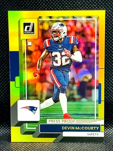 2022 Panini Donruss NFL - DEVIN McCOURTY #139 - Gold Press Proof - Holo Prizm SP - Picture 1 of 2
