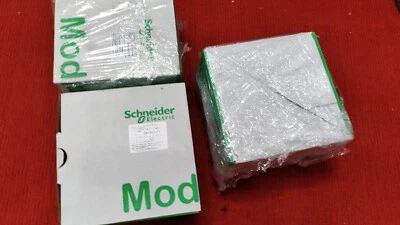 NEW Schneider PLC programmable logic controller TM100C24RN - Image 1 of 4