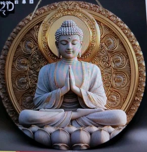 RETRO SITZENDER BETENDER BUDDHA 2D (flach) RUNDE HOLZDEKO 20cm Neu Funky HÄNGEND - Bild 1 von 2