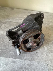 OEM 2004-2007 Subaru Impreza WRX STi Power Steering Pump w/ Mount 34430FE042 - Picture 1 of 4