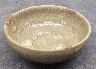 Antique Chinese Dish with Bow Strung Rings from Yue Kiln, Zhexiang - Sold AS/IS - Image 1 of 4