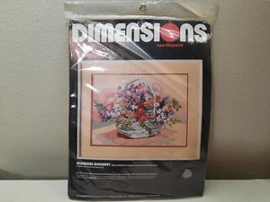 Dimensions Needlepoint Kit - Glorious Bouquet #2336 (Dawna Barton) - Bild 1 von 3