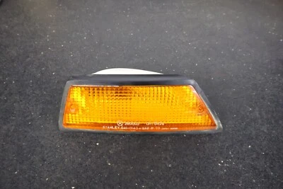 HONDA 1980 - 1983 GL1100 GOLDWING FAIRING FRONT RIGHT TURN SIGNAL BLINKER LIGHT Foto 1 de 4