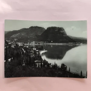 GARDA SUL LAGO - IL GOLFO - CARTOLINA BIANCO E NERO USATA CON FRANCOBOLLO - Picture 1 of 2