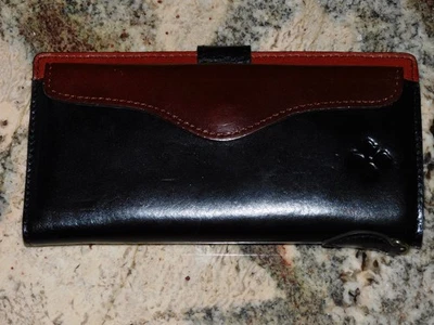 Patricia Nash Cuero Negro Tarjeta de Crédito Dinero Billetera Cierre Magnético Logo Repujado Foto 1 de 4