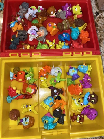 The Ugglys Pet Shop Large Lot of  50 Ugly Pets Toy Figures In Playdoh Box Cover