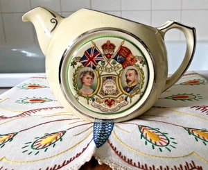 Art Deco Gibsons Royal King George V & Queen Mary 1935 silver jubilee ~  tea pot - Picture 1 of 11