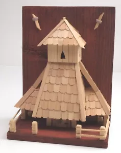 Estructura de madera decorativa hecha en Polonia firmada algunos daños - Imagen 1 de 11