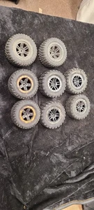 8 verschiedene RC Autoreifen Traxxas SpeedTreads Markenlos alle gebraucht - Bild 1 von 4