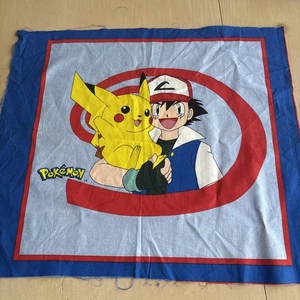 POKEMON PIKACHU Ash Ketchum 17" Tela Algodón Almohada PANEL Nintendo Acolchado '98 - Imagen 1 de 1