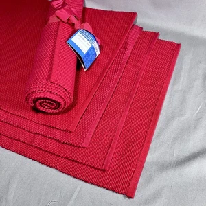 Red Knit 19"x14" Placemats (4) And One 90" Table Runner Target Cotton Blend - Picture 1 of 10