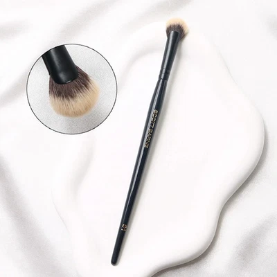 Cepillo de Maquillaje Scott Barnes #61 - Cepillo Abanico de Ojos Cepillo Scott Barnes #61 Foto 1 de 4