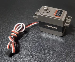 Servo digital de alto par Traxxas Sledge 2275 Metal Gear 347 oz a prueba de agua - Imagen 1 de 4
