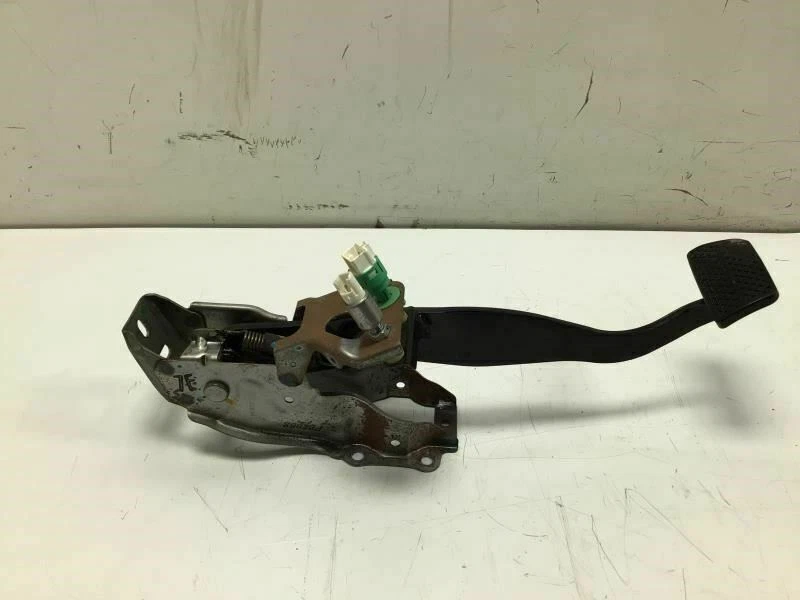 Conjunto de pedal de freno Honda Insight Hybrid Base 2010 2014 de fábrica Foto 1 de 4