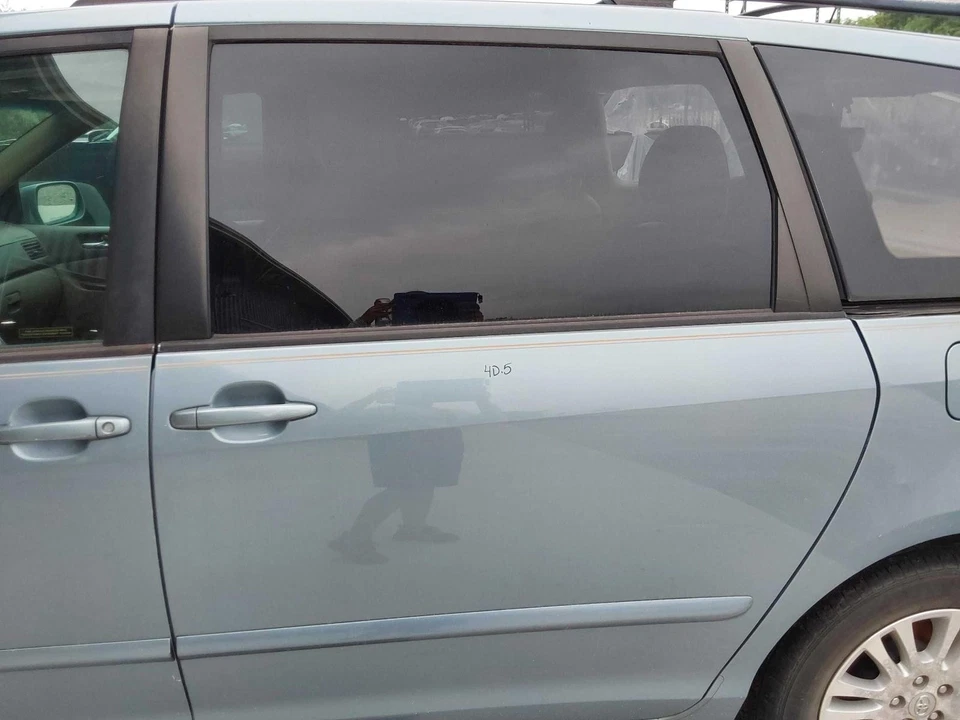 Used Rear Left Door Assembly Rear Side fits: 2010 Toyota Sienna L. power sliding - Image 1 of 4