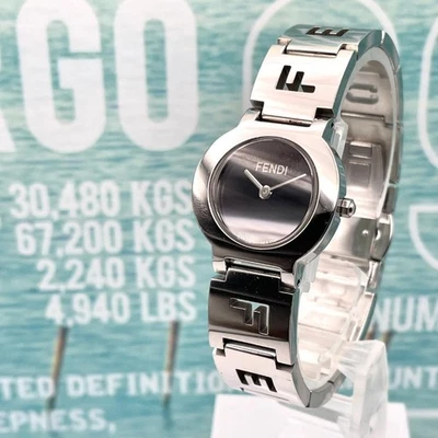 Relógio feminino Fendi 3050L aço inoxidável prata combinação de cores - Imagem 1 de 4