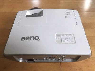 Heimkino Full HD 3D - Beamer Projektor BenQ W1300, kaum genutzt , mit Zubehör - Bild 1 von 4