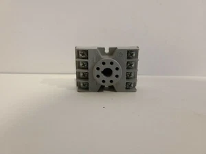 Potter & Brumfield Relay Socket 27E22 8 Pin, 10A, 240vac - Picture 1 of 1