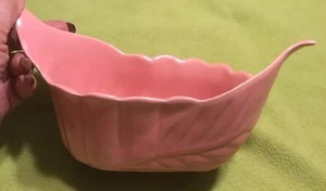 Vintage Planter ~ Shawnee #439 ~ Pink ~ Wrapped Leaf ~ Pottery - Picture 1 of 8