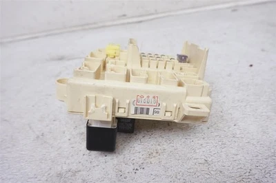 2001 Lexus Is300 Passenger Cabin Fuse Box -  Has A Broken Clip 82733-53021 - Image 1 of 4