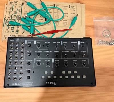 Moog Mavis Monofónico Semi-Modular Analógico Sintetizador Construido Foto 1 de 3