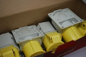 Legrand Angled Surface Mount Socket 16A 110V 2P + Earth P17 573 01 Pack of 5 - Picture 1 of 10