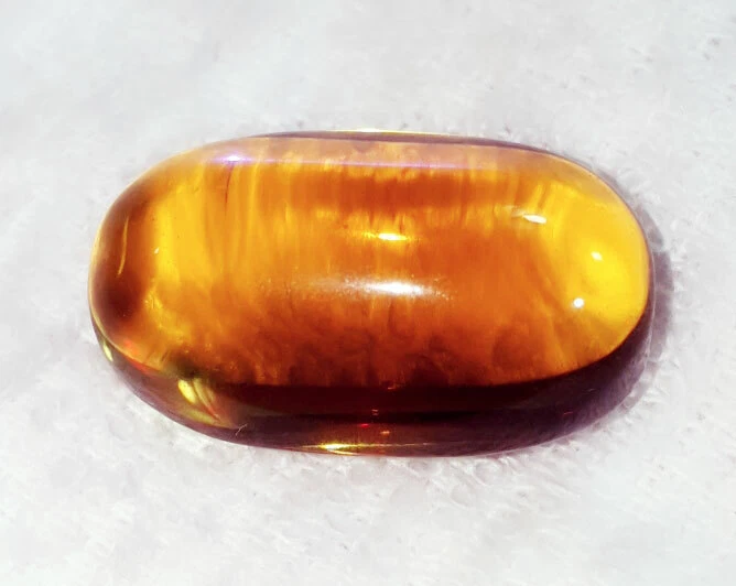 Gema certificada de piedras preciosas sueltas de ópalo sintético negro y dorado australiano de 30,24 quilates Foto 1 de 4