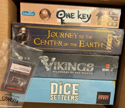 Lote de 4 - Juego de mesa Precio de venta sugerido por el fabricante $150 Dados Colonos Vikingos Guerreros, Una llave, Viaje Foto 1 de 4