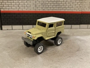 1968 Toyota FJ40 Lifted 4x4 Truck 1/64 Diecast Custom Off Road 4WD Matchbox - Picture 1 of 14