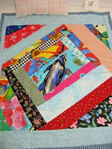 Doll Bed Quilt and Pillow New Handmade Patchwork 14"x16" Pieced Quilted Item #18 - Bild 1 von 2