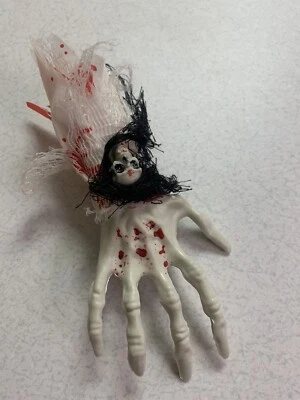 Skull Claw Skeleton Hand Hair Clip Women's Fashion Hair Accessories Halloween - Image 1 of 4