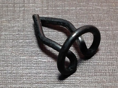 1 pieza Ford Mercury 1940-1948 panel trasero cinturón moldura clip NORS Foto 1 de 4