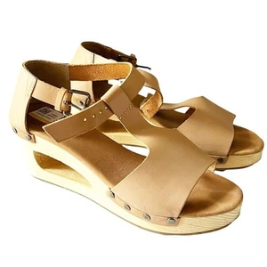 Elchleder Clog Cutout Nieten Sandalen in Nude - Bild 1 von 7