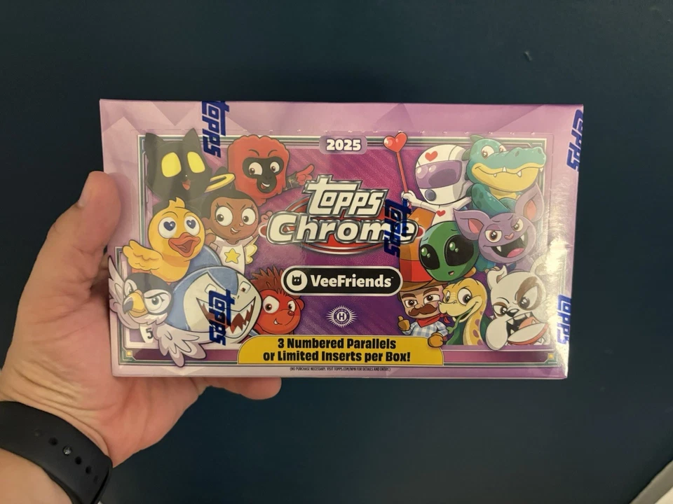 Caja de hobby Topps 2025 cromada Veefriends (72 tarjetas) sellada de fábrica nueva - Imagen 1 de 1